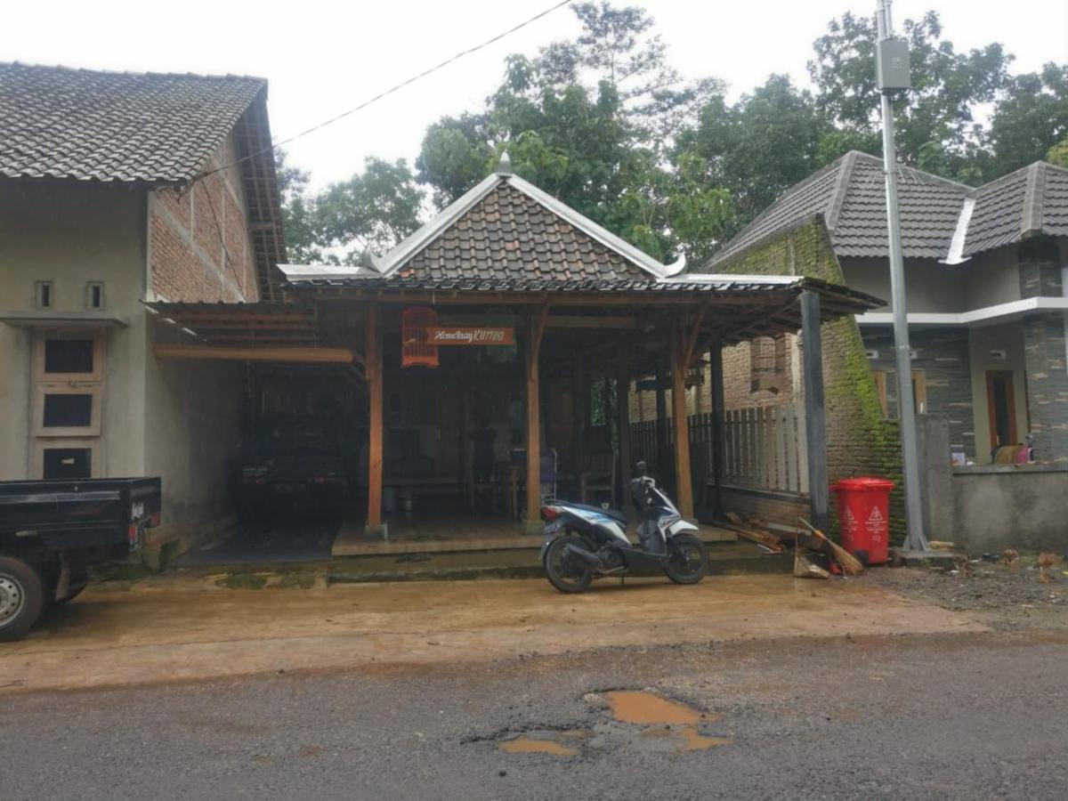 Homestay Kurnia Bantul Eksteriør billede